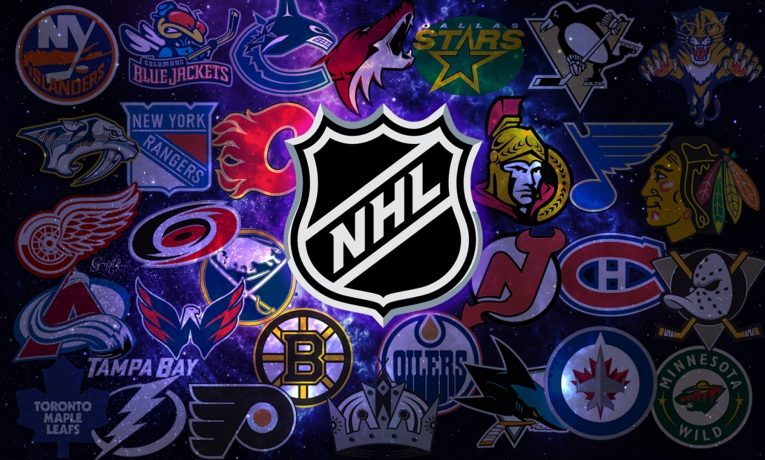 Využití analýzy základní části NHL pro sázení na play-off