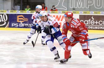 Kometa vs. Třinec: Oceláři vyhlížejí 7 výhru v řadě, podaří se?