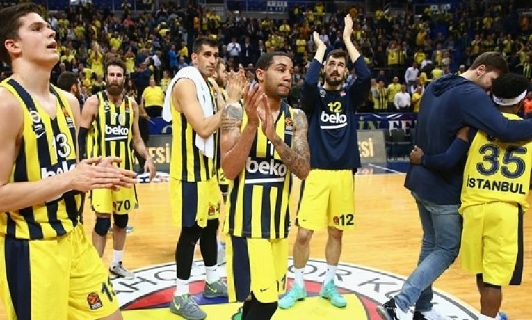 Fenerbahce, nezažívá zrovna dvakrát skvělé období.