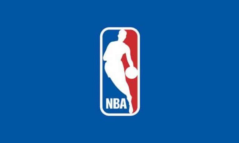 Informace pro sázení na NBA lze získávat z oficiálních zdrojů, ale i z twitterových účtů insiderů.