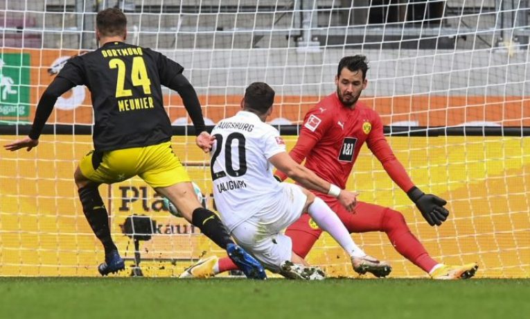 Zápas Dortmund vs Augsburg nabízí často gólové hody. Jak dopadne v sobotu další dějství?