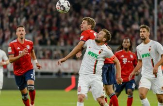 Augsburg proti Bayernu v pátek moc šancí nemá. Na co vsadit kromě “dvojky”?