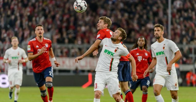 Augsburg proti Bayernu v pátek moc šancí nemá. Na co vsadit kromě "dvojky"?