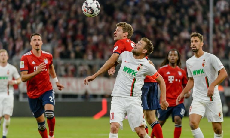 Augsburg proti Bayernu v pátek moc šancí nemá. Na co vsadit kromě "dvojky"?