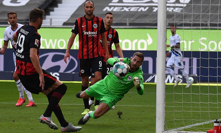 Remízová klasika: 20. kolo Bundesligy v pátek otevře duel Frankfurt vs Bielefeld