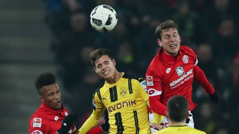 Je středeční dohrávka Mainz vs Dortmund sázka na tutovku?