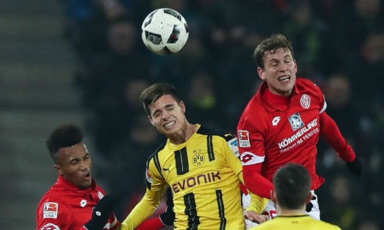 Je středeční dohrávka Mainz vs Dortmund sázka na tutovku?