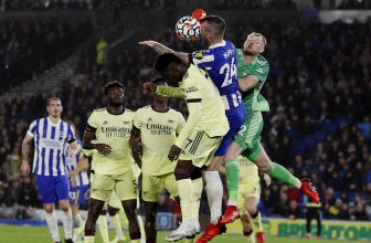 Arsenal vypadl z první čtyřky, doma tak musí Brighton jednoznačně porazit