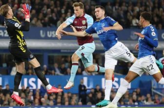 Středeční dohrávka Premier League – boj z konce tabulky mezi Burnley a Evertonem