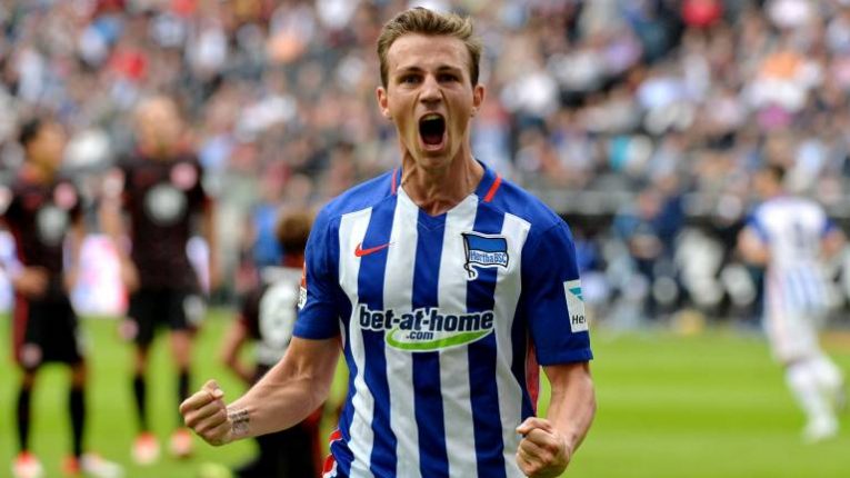 Augsburg vs Hertha: Využije Morávek nezdarů Daridy?