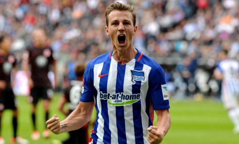 Augsburg vs Hertha: Využije Morávek nezdarů Daridy?