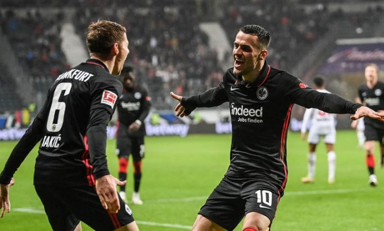 Leverkusen vs Frankfurt aneb Schick a spol. hrají o Champions League