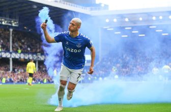 Do Goodison Parku jede na úvodní kolo Premier League londýnská Chelsea