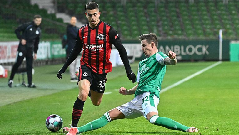 Pavlenka a jeho Werder hostí Eintracht