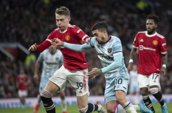 Kladiváři v neděli zavítají na Old Trafford, kdy se utkají se zlepšenými Red Devils