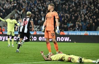 Vedoucí Arsenal chce doma potvrdit formu se třetím Newcastlem