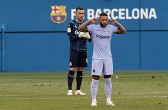 První Barcelona má povinnost uspět na hřišti jedenácté Girony