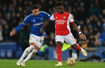 Předposlední Everton se doma pokusí zaskočit první Arsenal