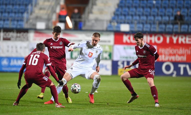 Hradec hostí Spartu, která 6x v řadě zvítězila a vstřelila 3 branky!