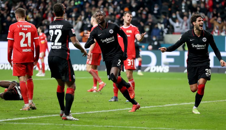 Union a Eintracht v "remízové krizi". V neděli se ukáže, kdo naskočí na vítěznou vlnu