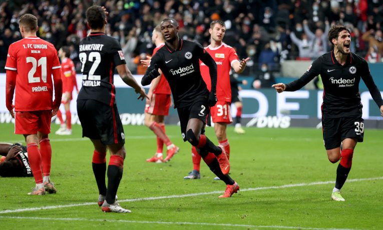 Union a Eintracht v "remízové krizi". V neděli se ukáže, kdo naskočí na vítěznou vlnu