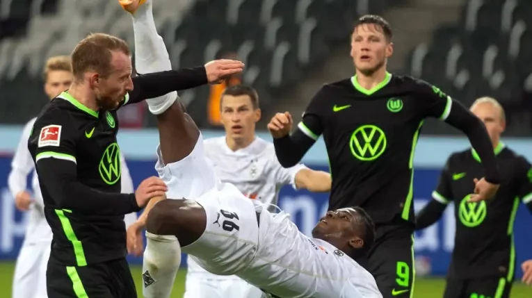 Remízoví experti Gladbach a Wolfsburg v neděli změří síly