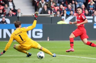 Rozjetý Leverkusen hostí Frankfurt, který mu naposledy nadělil bůro