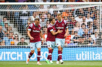 Nováček Premier League Luton konečně doma, hostí West Ham United