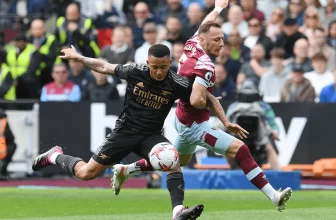 V Carabao Cupu se ve středečním zápase představí West Ham a Arsenal