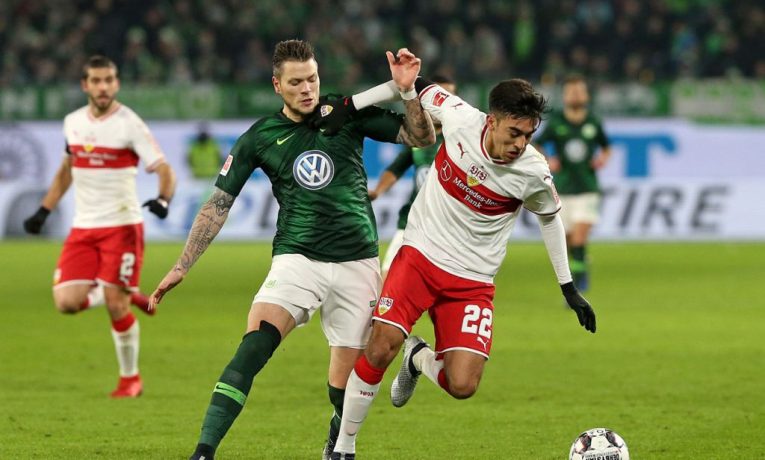 Černý kůň soutěže Stuttgart čeká Wolfsburg, který 3x neporazil