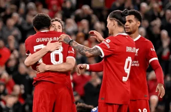 Nováček z Lutonu musí zabrat, Liverpool však dorazí v plné parádě