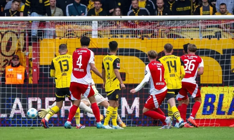 Zpět na vítěznou vlnu? BVB hostí ligového nováčka St. Pauli