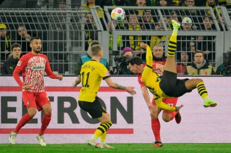 Signal Iduna Park pomůže Dortmundu proti Freiburgu zpět do TOP 6. Nebo ne?