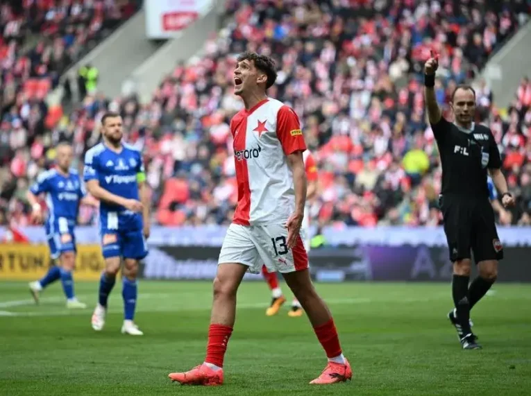 Mistr ligy = Slavia. Už v sobotu v Olomouci?